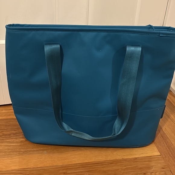 Hydroflask insulated large tote - Picture 3 of 5